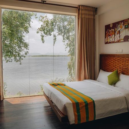 Yala Oga Reach Hotel Tissamaharama Esterno foto