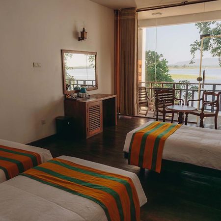 Yala Oga Reach Hotel Tissamaharama Esterno foto