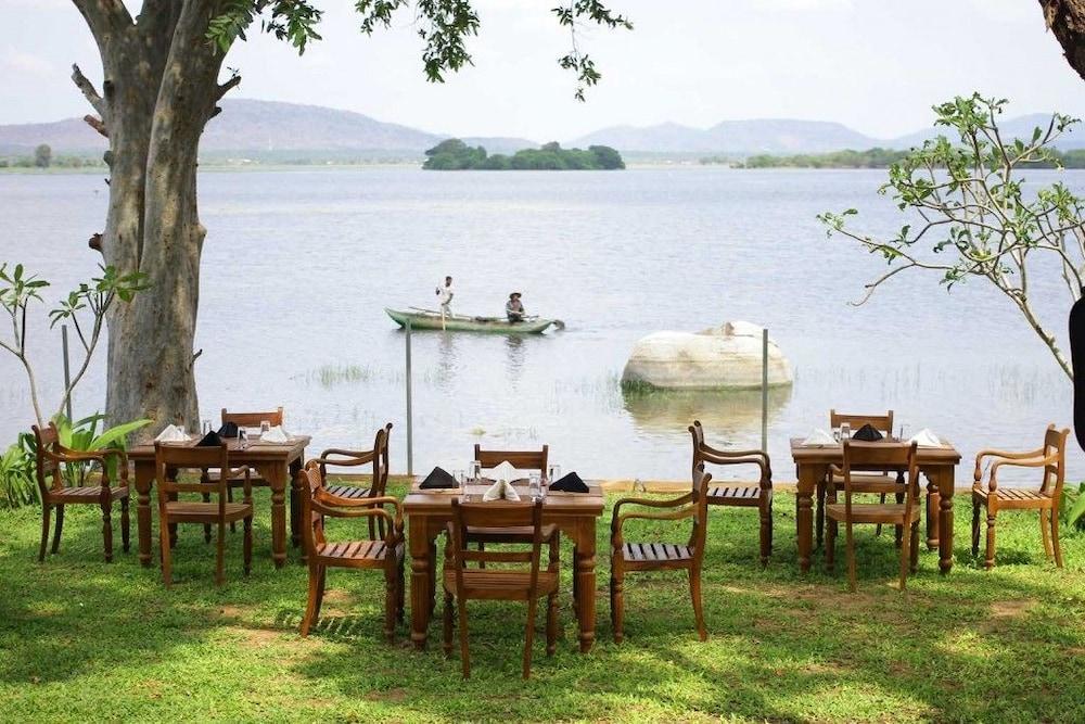 Yala Oga Reach Hotel Tissamaharama Esterno foto