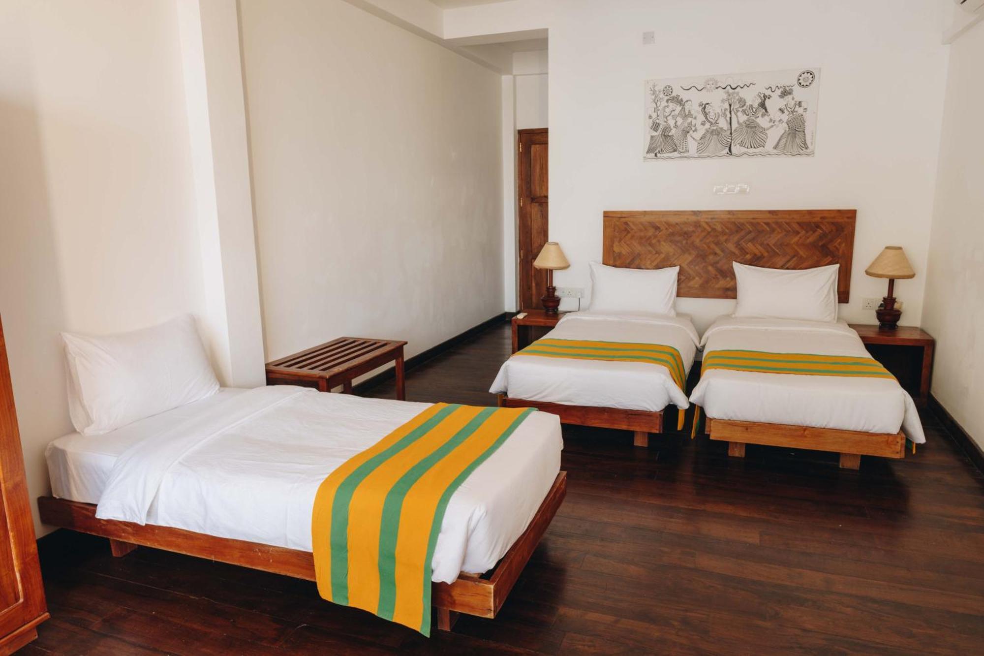 Yala Oga Reach Hotel Tissamaharama Esterno foto