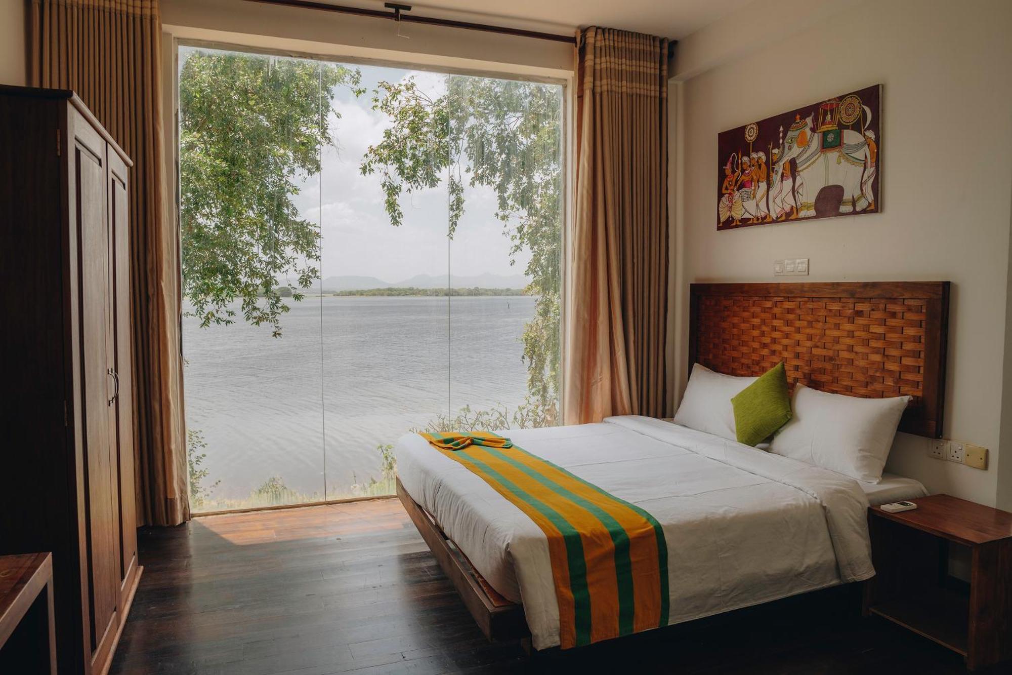 Yala Oga Reach Hotel Tissamaharama Esterno foto