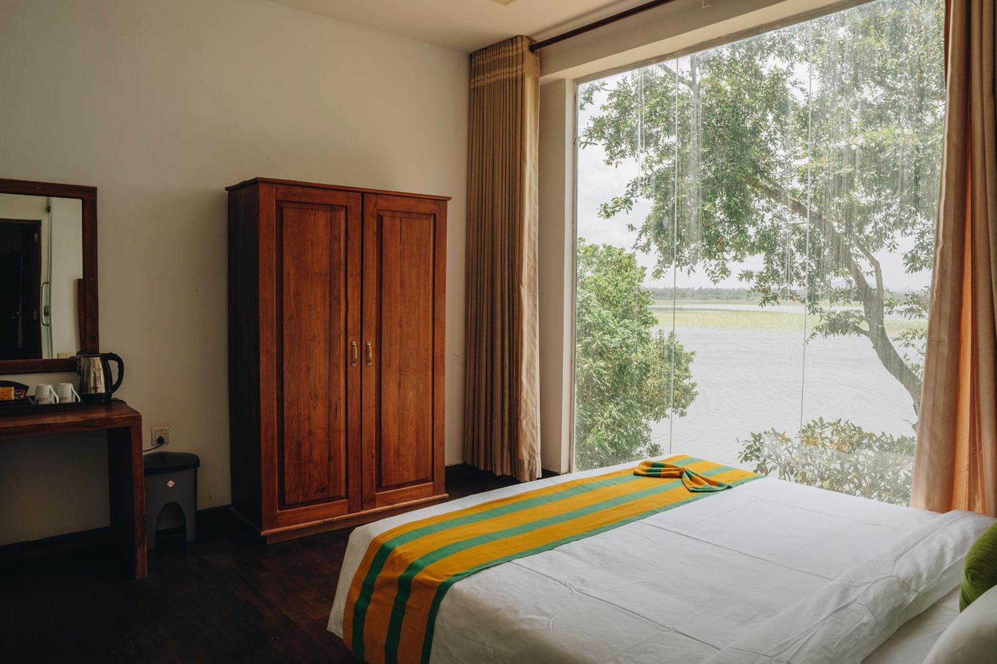 Yala Oga Reach Hotel Tissamaharama Esterno foto