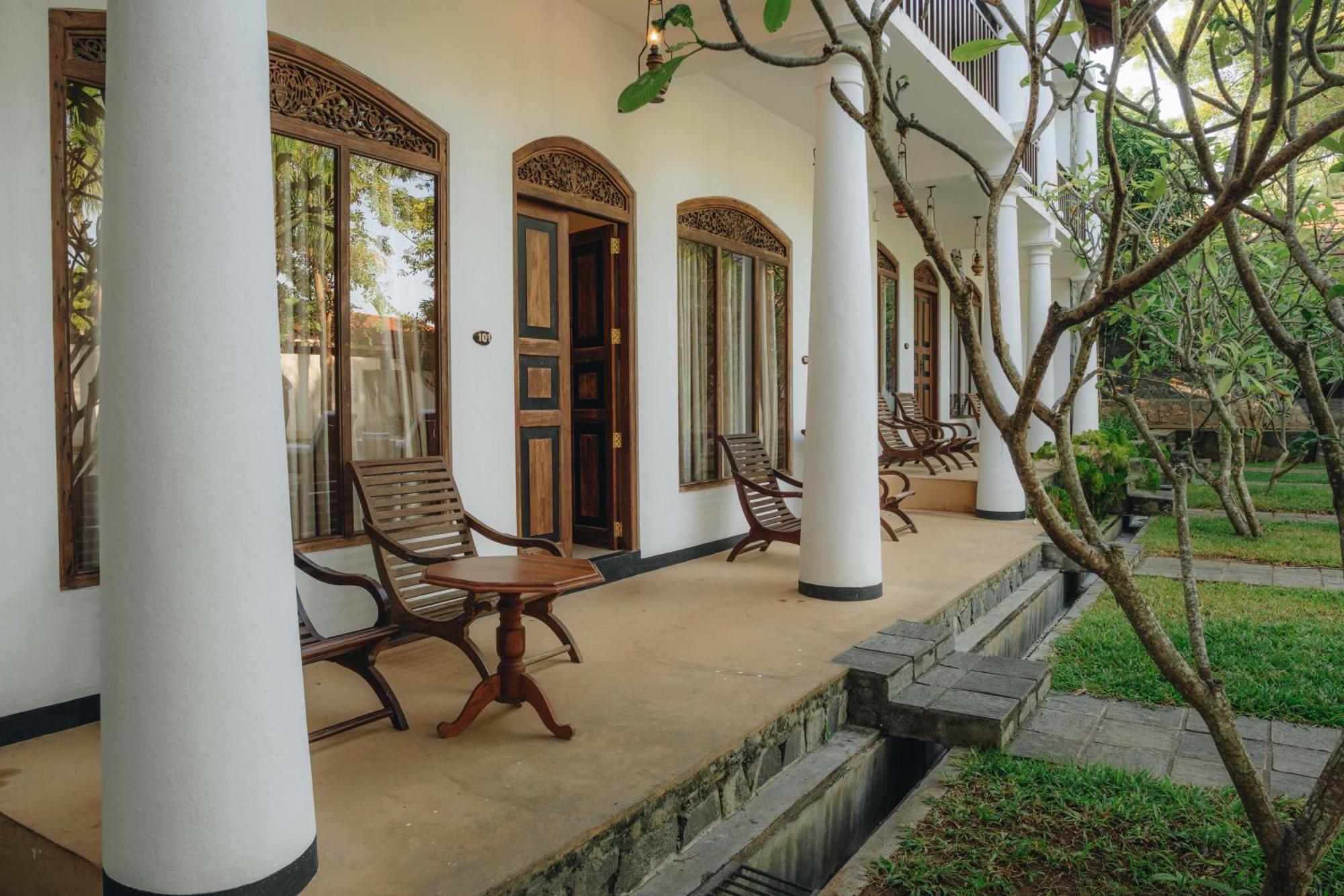 Yala Oga Reach Hotel Tissamaharama Esterno foto