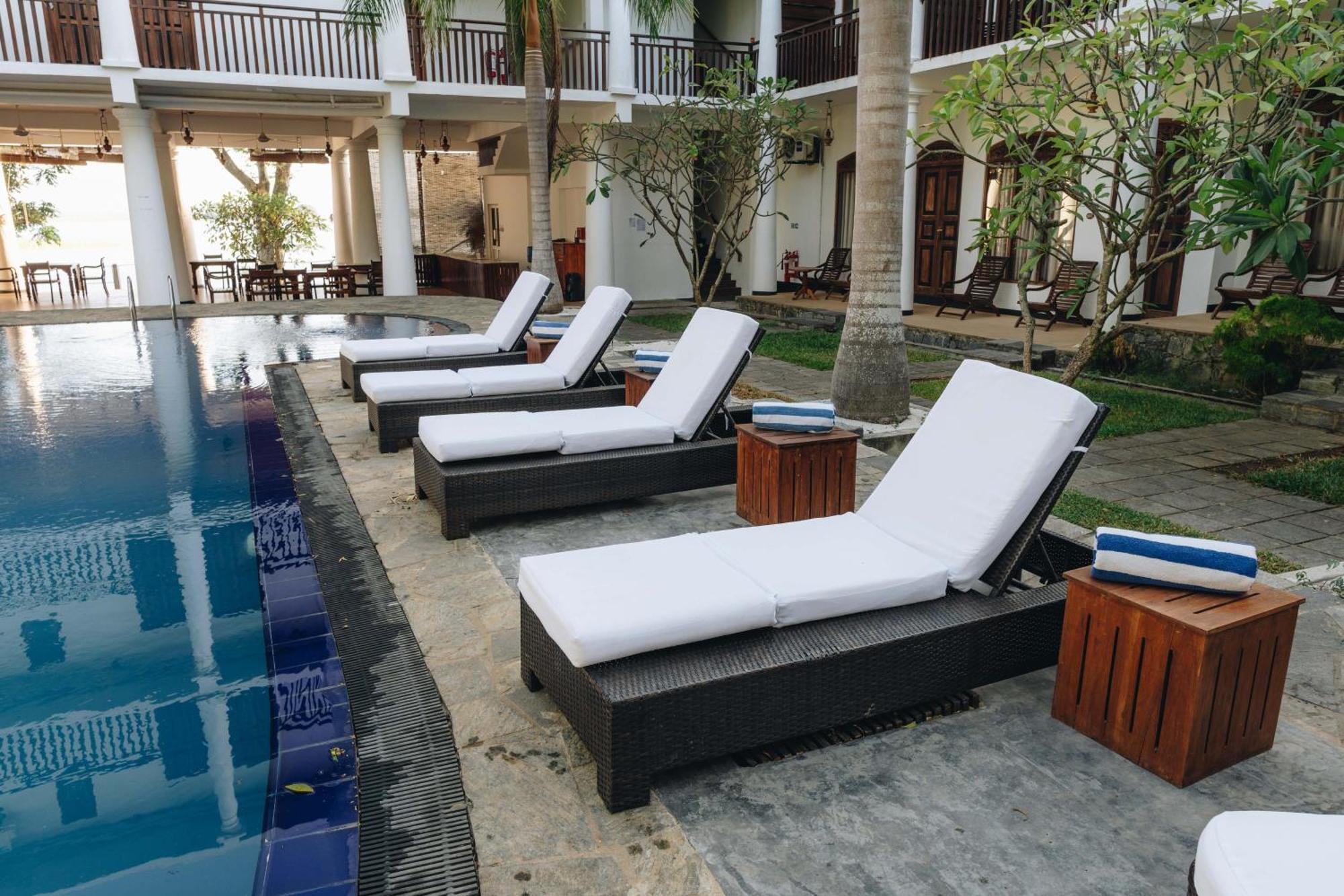 Yala Oga Reach Hotel Tissamaharama Esterno foto