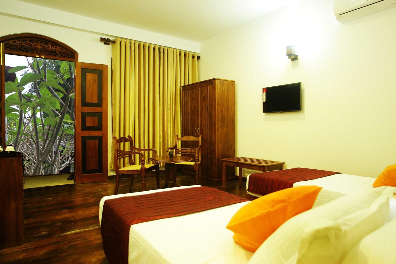Yala Oga Reach Hotel Tissamaharama Esterno foto