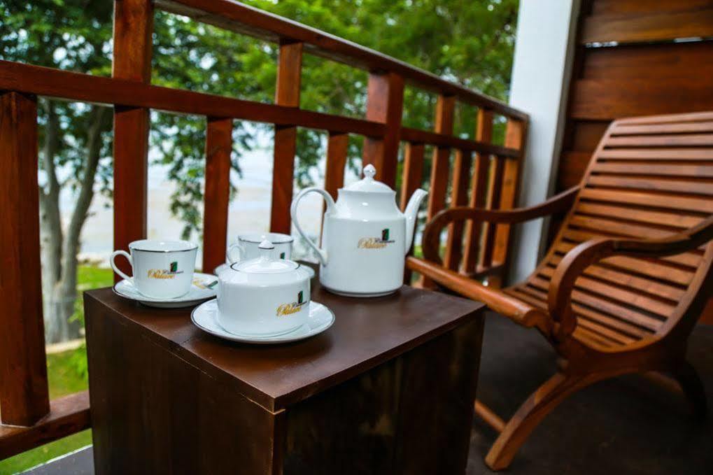 Yala Oga Reach Hotel Tissamaharama Esterno foto